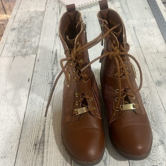 Bebe Ofeibea Cognac Logo Side Zipper Ankle Boot 7.5 NWOT - Picture 3 of 12